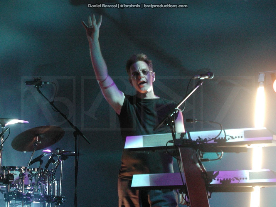 Depeche Mode - Live